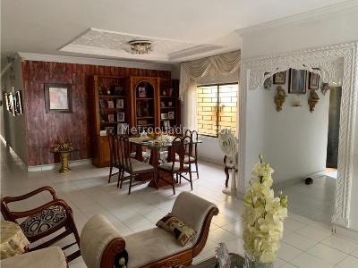 Casa de 5 alcobas en venta en Los Laureles, Montería, 450 m² · foto 7 de 19