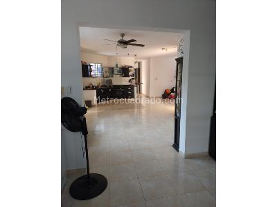 Casa de 5 alcobas en venta en Los Garzones, Montería, 1518 m² · foto 16 de 20