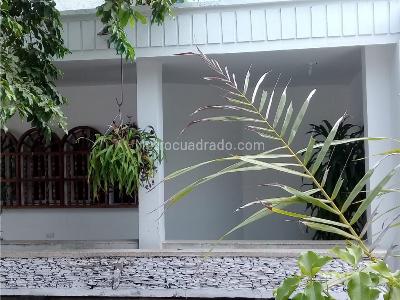 Casa de 3 alcobas en venta en El Eden, Montería, 416 m² · foto 2 de 17