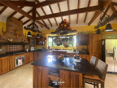 Casa de 4 alcobas en venta en Cerritos, Pereira, 1700 m² · foto 3 de 13