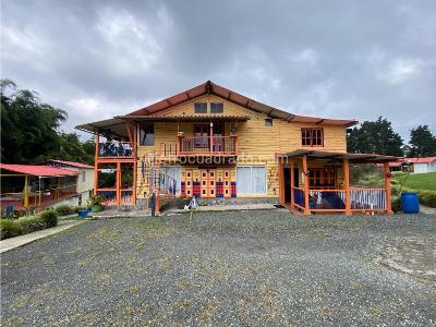 Casa en venta en Via Armenia, Pereira · foto 2 de 20