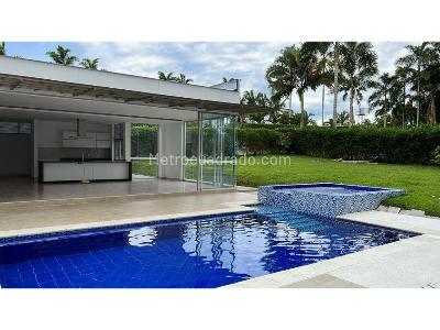 Casa de 3 alcobas en venta en Via Virginia, Pereira, 1000 m² · foto 2 de 20