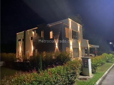 Casa de 4 alcobas en venta en El Tigre, Pereira, 1154 m² · foto 2 de 20