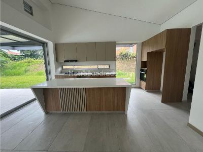 Casa de 4 alcobas en venta en Pueblito Cafetero, Pereira · foto 2 de 18
