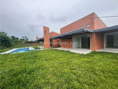 Casa de 4 alcobas en venta en Pueblito Cafetero, Pereira · foto 4 de 18