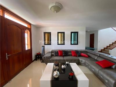 Casa de 4 alcobas en venta en Cerritos, Pereira · foto 4 de 20