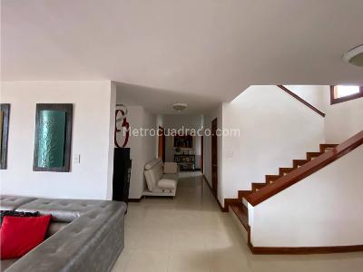 Casa de 4 alcobas en venta en Cerritos, Pereira · foto 18 de 20