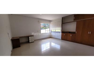 Casa de 4 alcobas en venta en Via Armenia, Pereira, 1200 m² · foto 4 de 17