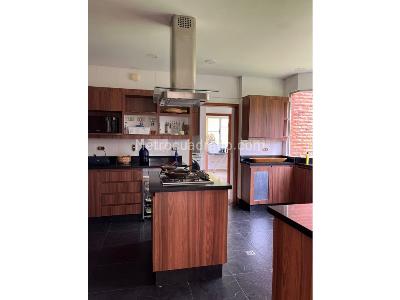 Casa de 4 alcobas en venta en Via Armenia, Pereira, 1200 m² · foto 6 de 17