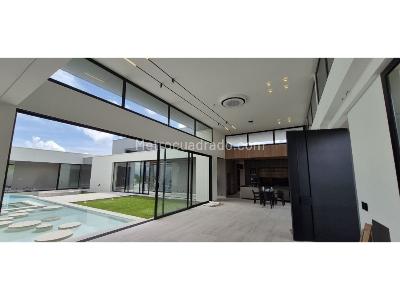 Casa de 4 alcobas en venta en Cerritos, Pereira, 1633 m² · foto 3 de 17