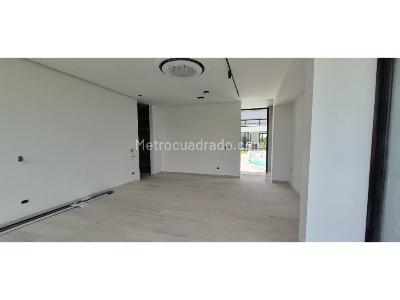 Casa de 4 alcobas en venta en Cerritos, Pereira, 1633 m² · foto 10 de 17