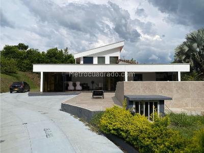 Casa de 4 alcobas en venta en Cerritos, Pereira, 400 m² · foto 3 de 20