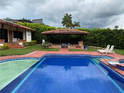 Casa de 4 alcobas en venta en Cerritos, Pereira, 1200 m² · foto 2 de 20