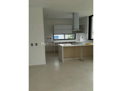 Casa de 3 alcobas en venta en El Tigre, Pereira, 1223 m² · foto 2 de 10