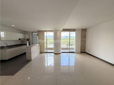 Apartamento en venta en Alamos, Pereira · foto 2 de 9