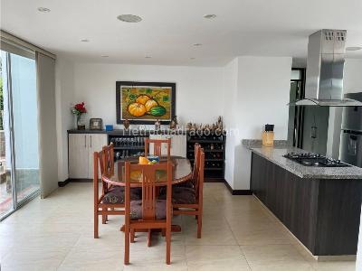 Casa de 5 alcobas en venta en Armenia, Armenia, 1721 m² · foto 2 de 13