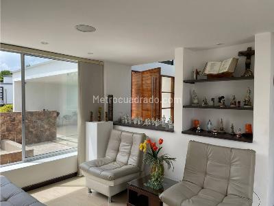 Casa de 5 alcobas en venta en Armenia, Armenia, 1721 m² · foto 3 de 13