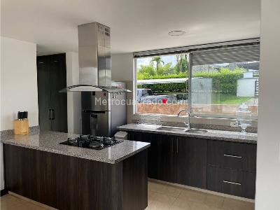 Casa de 5 alcobas en venta en Armenia, Armenia, 1721 m² · foto 5 de 13