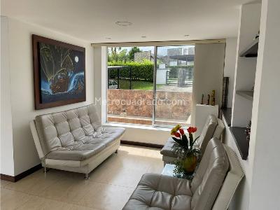 Casa de 5 alcobas en venta en Armenia, Armenia, 1721 m² · foto 9 de 13