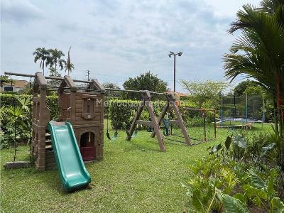 Casa de 5 alcobas en venta en Cerritos, Pereira · foto 13 de 19