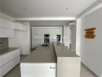 Casa de 4 alcobas en venta en Pueblito Cafetero, Pereira, 1680 m² · foto 4 de 20