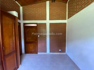 Casa de 5 alcobas en venta en Cerritos, Pereira, 1600 m² · foto 13 de 20