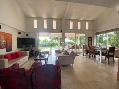 Casa de 4 alcobas en venta en El Tigre, Pereira, 1036 m² · foto 2 de 10