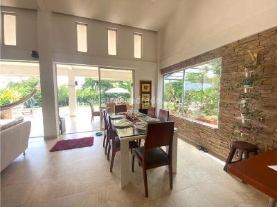 Casa de 4 alcobas en venta en El Tigre, Pereira, 1036 m² · foto 3 de 10