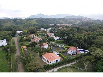 Casa de 4 alcobas en venta en El Tigre, Pereira, 1036 m² · foto 8 de 10