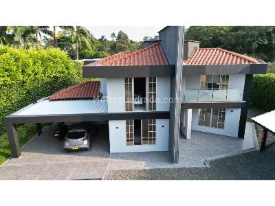 Casa de 5 alcobas en venta en Cerritos, Pereira, 1800 m² · foto 3 de 17