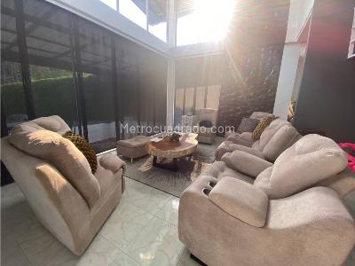 Casa de 5 alcobas en venta en Cerritos, Pereira, 1800 m² · foto 10 de 17