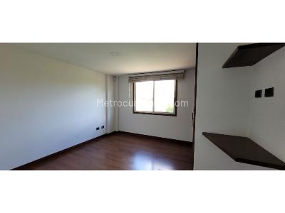 Casa de 3 alcobas en venta en Pinares, Pereira, 208 m² · foto 12 de 20