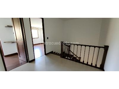 Casa de 3 alcobas en venta en Pinares, Pereira, 208 m² · foto 14 de 20