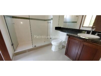 Casa de 3 alcobas en venta en Pinares, Pereira, 208 m² · foto 18 de 20