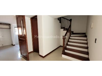 Casa de 3 alcobas en venta en Pinares, Pereira, 208 m² · foto 3 de 20