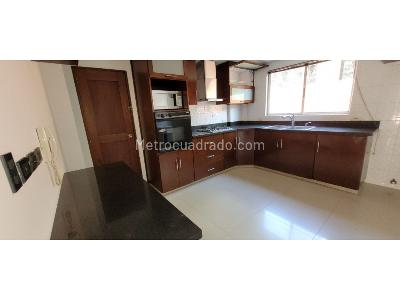 Casa de 3 alcobas en venta en Pinares, Pereira, 208 m² · foto 4 de 20