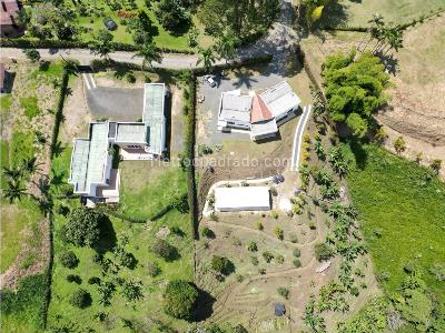Casa de 4 alcobas en venta en Condina, Pereira, 1800 m² · foto 2 de 20