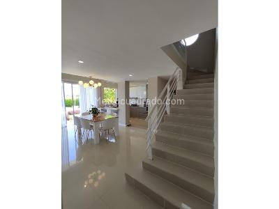 Casa de 3 alcobas en venta en Cerritos, Pereira, 1700 m² · foto 3 de 16