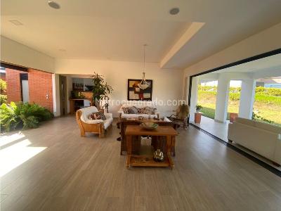 Casa de 3 alcobas en venta en Cerritos, Pereira, 1850 m² · foto 11 de 20
