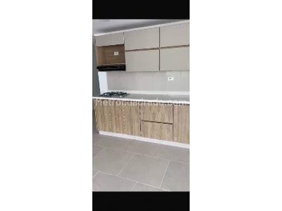 Apartamento en venta en Alamos, Pereira · foto 2 de 15
