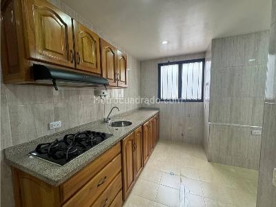 Apartamento en venta en Alamos, Pereira · foto 3 de 18