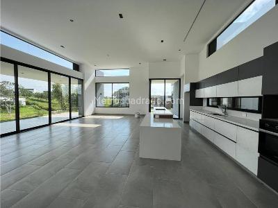 Casa de 3 alcobas en venta en Cerritos, Pereira · foto 2 de 19