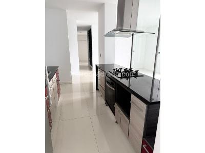 Apartamento en venta en Pinares, Pereira · foto 2 de 17