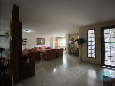 Casa de 4 alcobas en venta en Santa Rita, Cali, 230 m² · foto 4 de 20