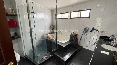 Apartamento de 4 alcobas en venta en Cristales, Cali, 247 m² · foto 19 de 20