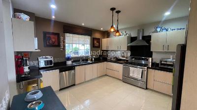 Casa de 5 alcobas en venta en Cristales, Cali, 642 m² · foto 8 de 20