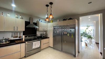 Casa de 5 alcobas en venta en Cristales, Cali, 642 m² · foto 9 de 20