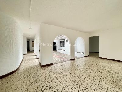 Casa de 4 alcobas en venta en El Gran Limonar, Cali, 200 m² · foto 3 de 20