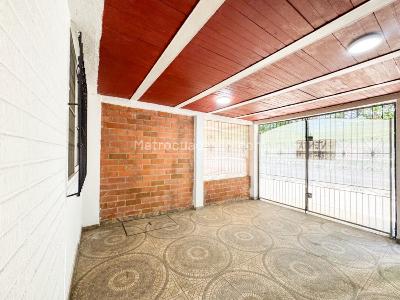 Casa de 3 alcobas en venta en Poblado Campestre, Cali, 70 m² · foto 7 de 20