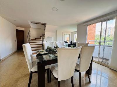 Apartamento de 3 alcobas en venta en Belen, Medellín, 153 m² · foto 2 de 20